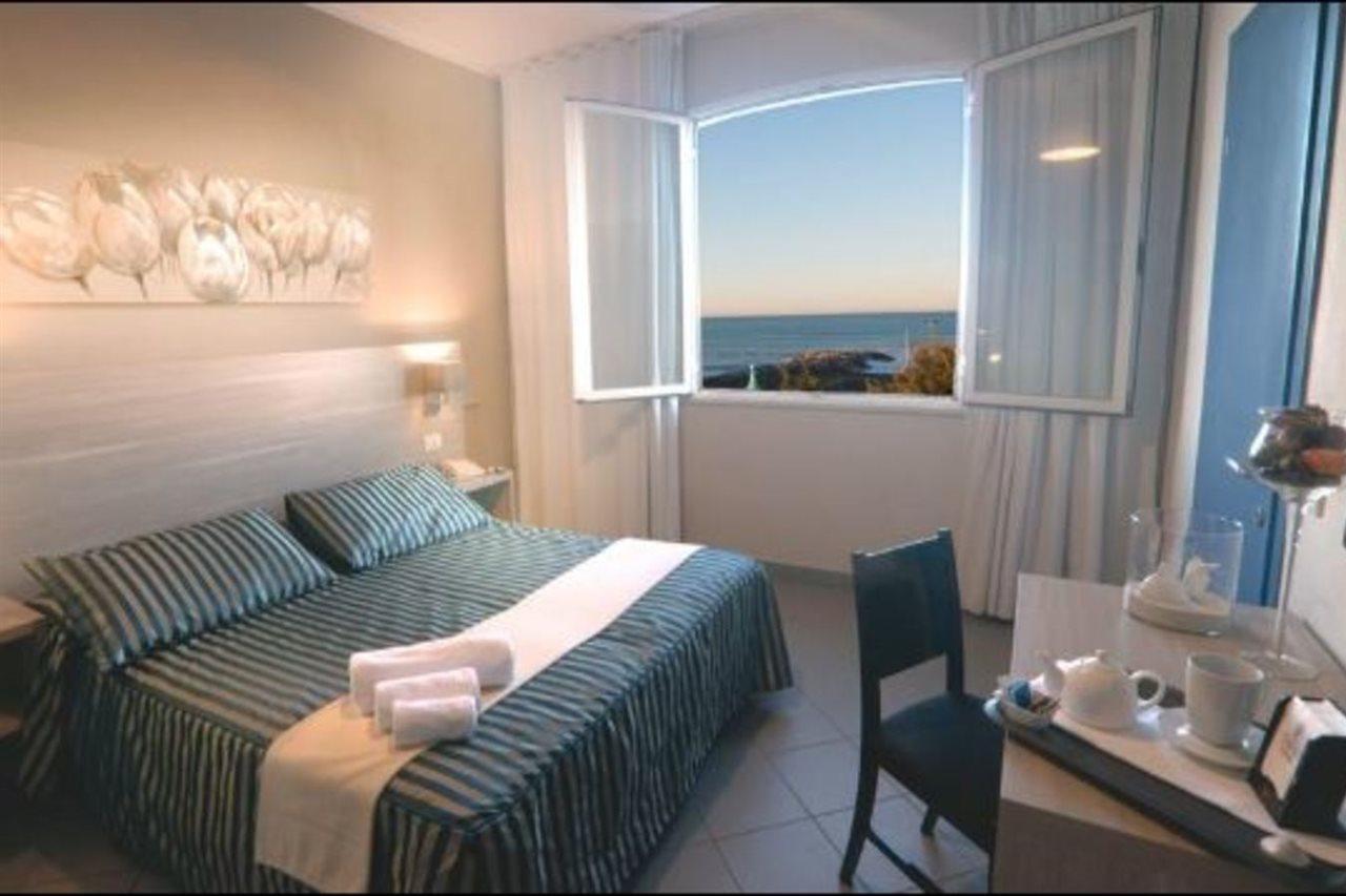 Hg Hotel Il Settebello مارينا دي سيسينا المظهر الخارجي الصورة