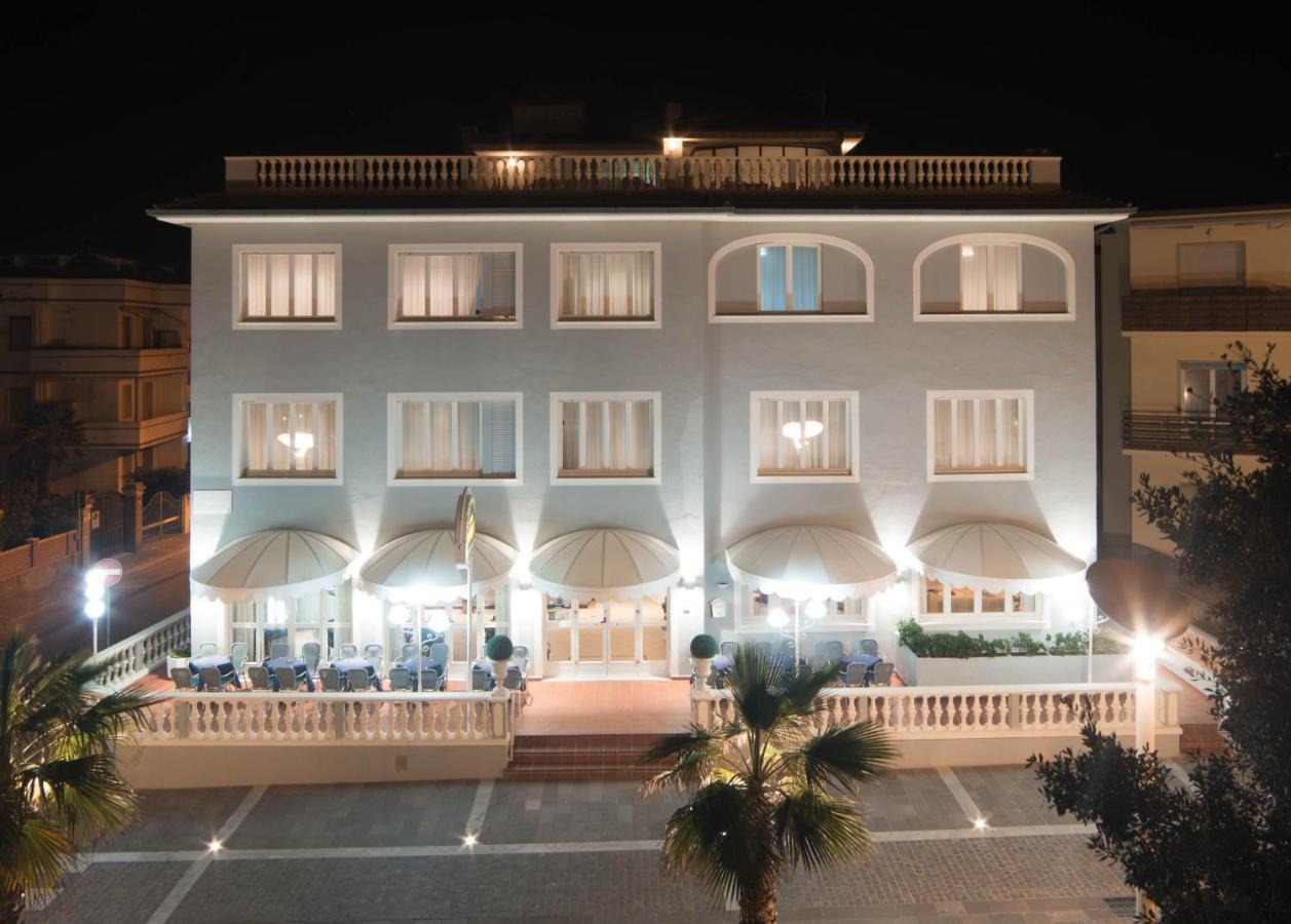 Hg Hotel Il Settebello مارينا دي سيسينا المظهر الخارجي الصورة