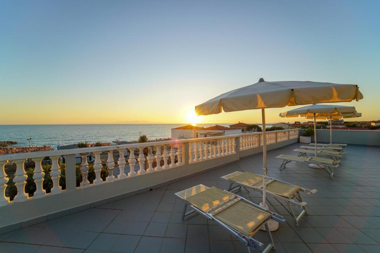 Hg Hotel Il Settebello مارينا دي سيسينا المظهر الخارجي الصورة