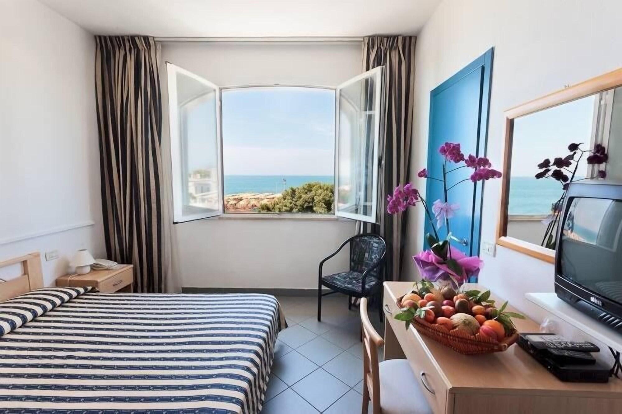 Hg Hotel Il Settebello مارينا دي سيسينا المظهر الخارجي الصورة