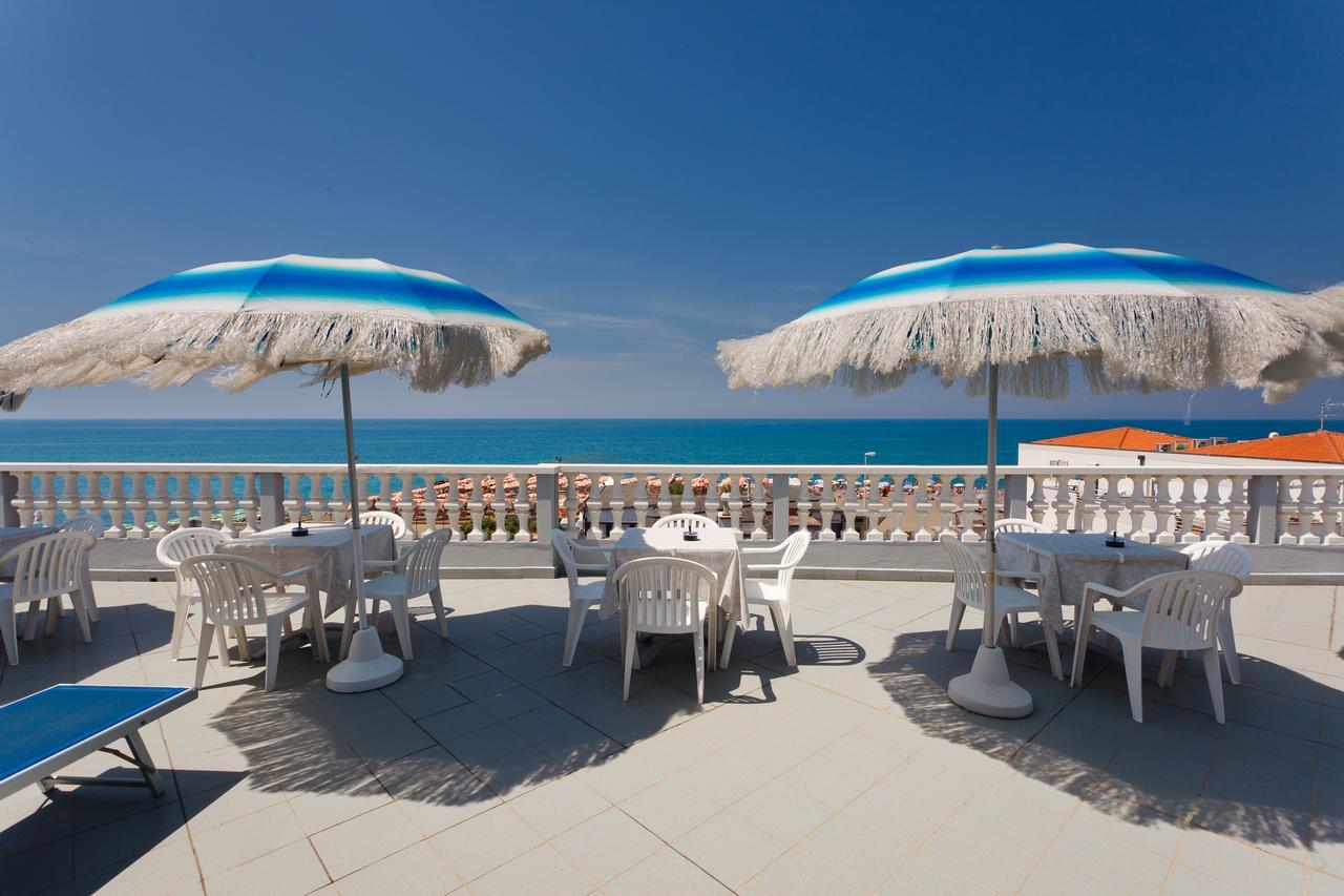 Hg Hotel Il Settebello مارينا دي سيسينا المظهر الخارجي الصورة